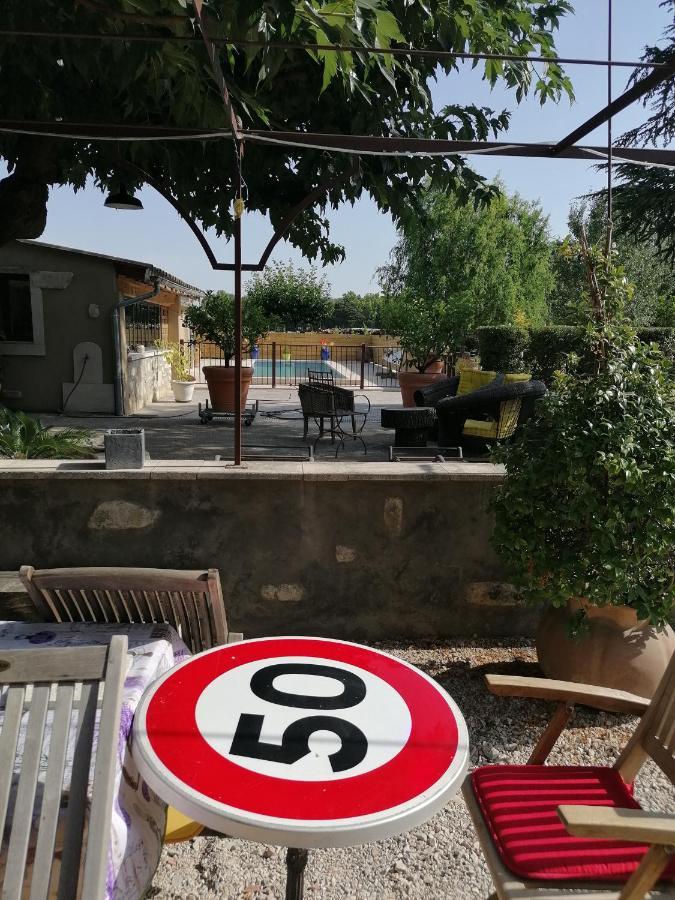 Mas Ribou Apartment Barbentane Bagian luar foto